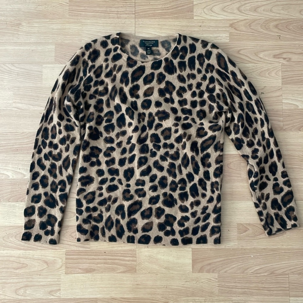 Charter Club 100% cashere top/ sweater